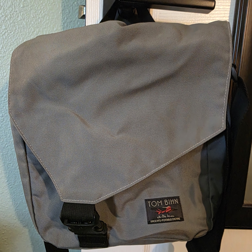 Tom Bihn Medium Cafe Bag